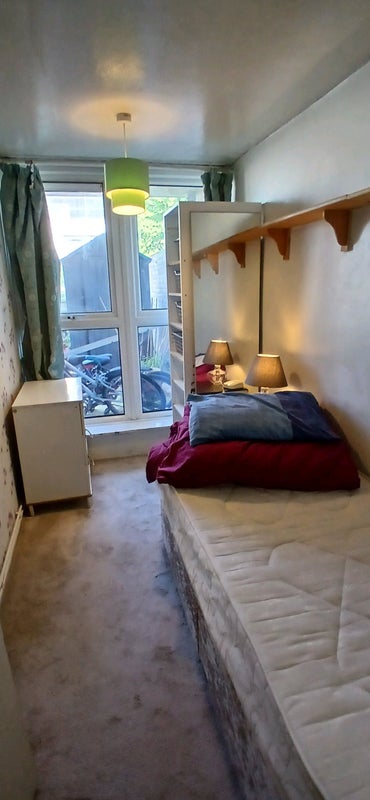 Photo 1: Single room