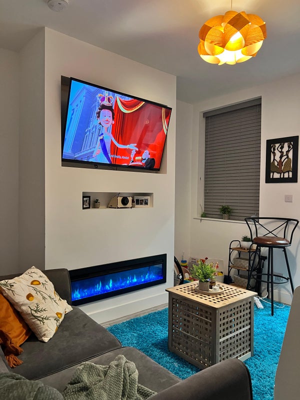 Photo 1: Living room