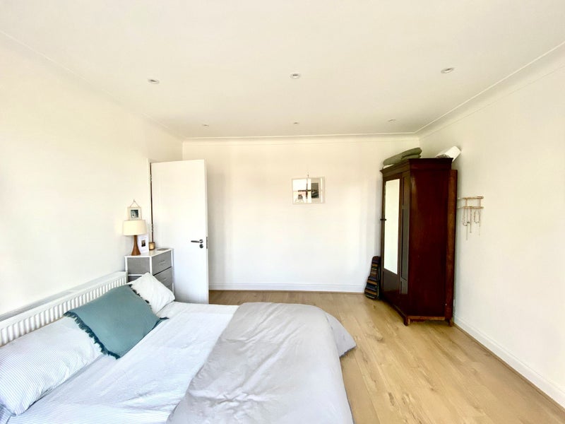 Photo 1: Room (Yours)