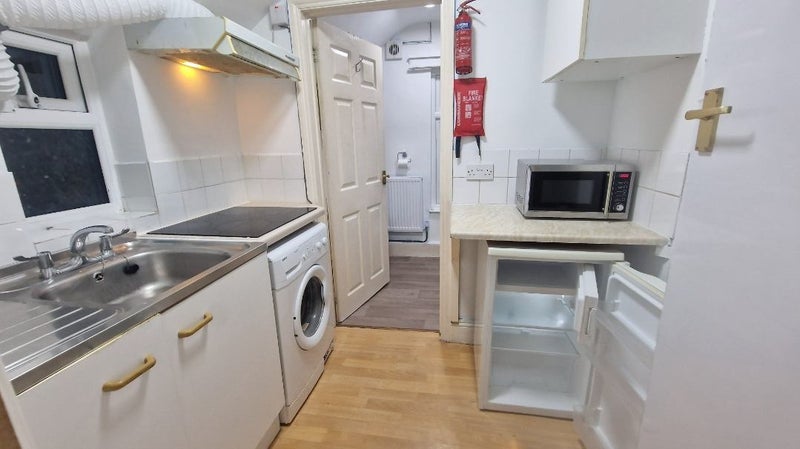 Photo 1: private kitchen in the flat