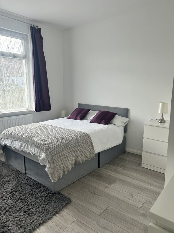 Photo 1: Room (Yours)