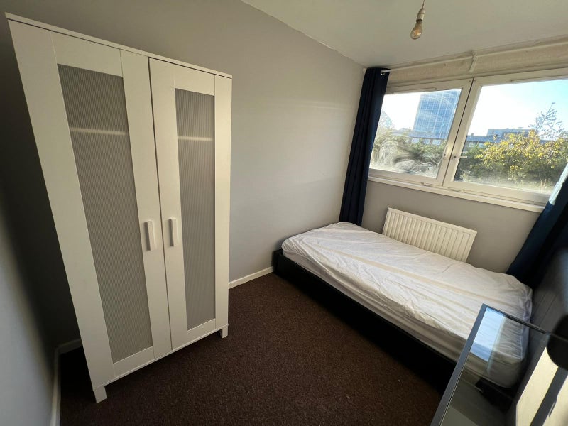 Photo 1: Room 4 - Available from 31/05- £740