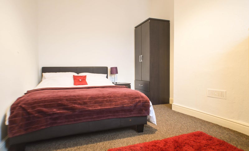 Photo 1: Room 3