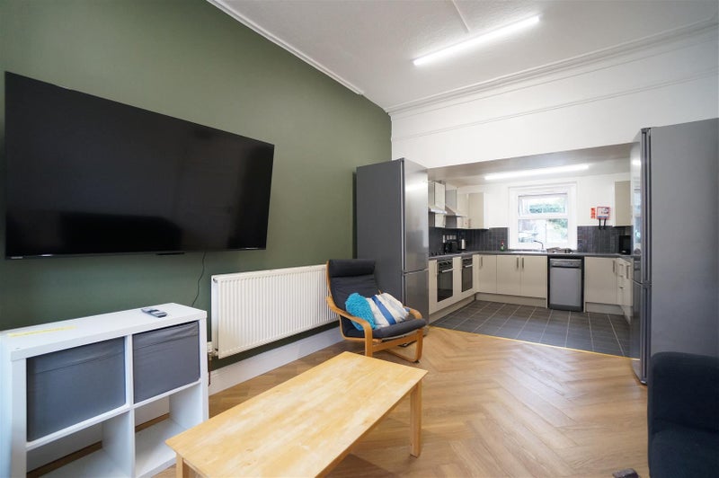 Photo 1: Open plan living