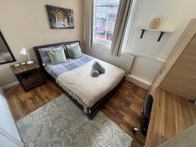 Photo 1: Room 1: £300pw with all bills included