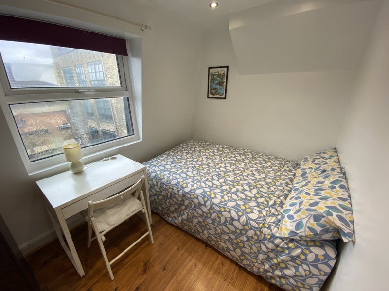 Photo 1: ROOM 1 ✶ AVAILABLE NOW ✶ 800pcm ✶ furnished as in pictures