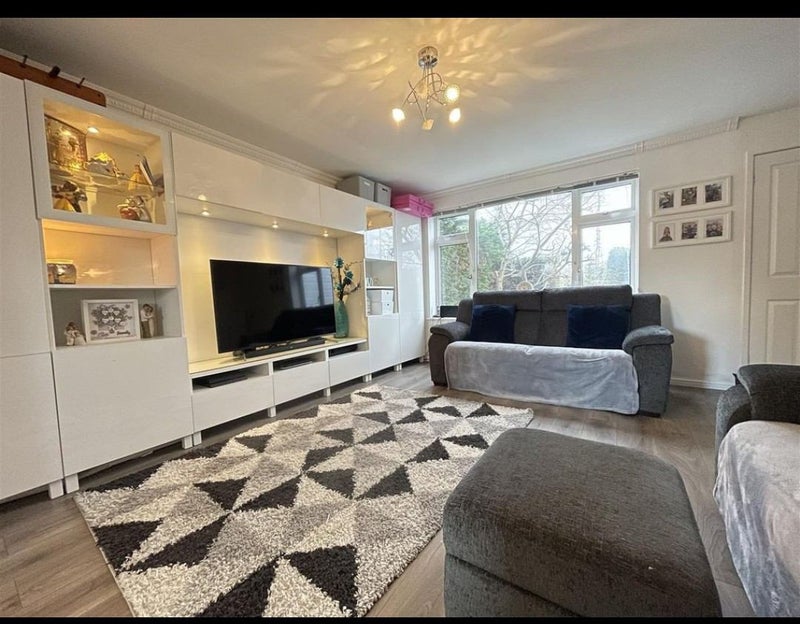 Photo 1: Reception room