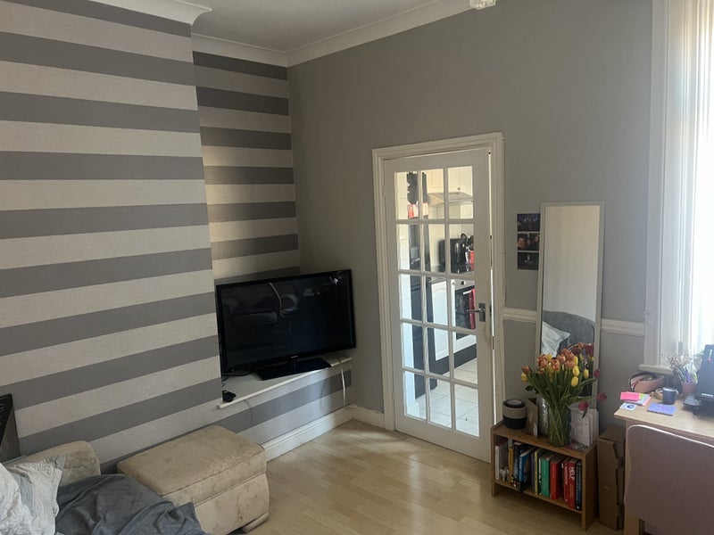 Photo 1: LIVING ROOM