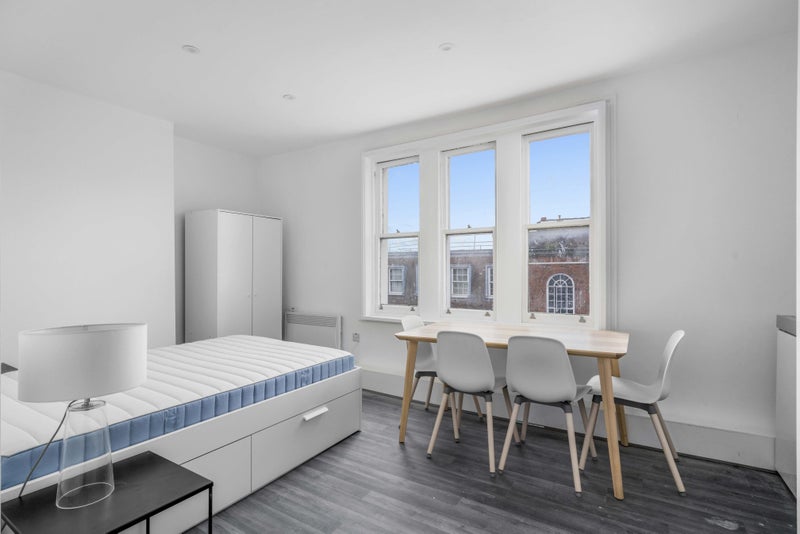 Photo 1: Greyhound lane