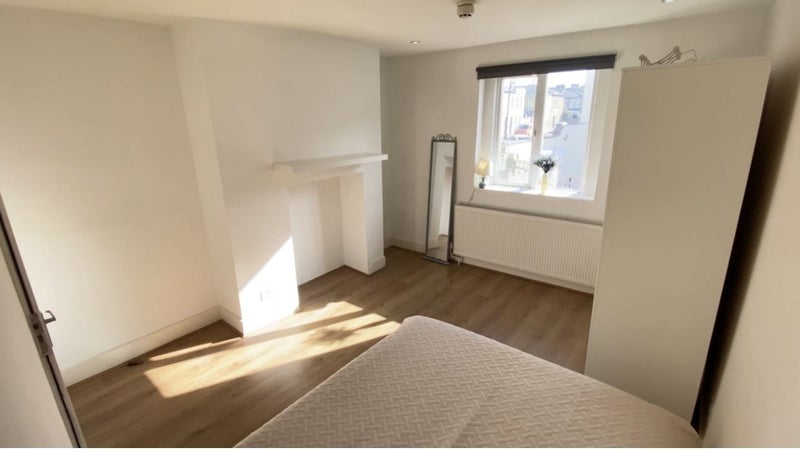 Photo 1: ROOM D £1120