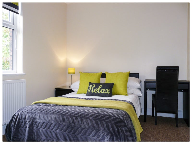 Photo 1: Cosy Double