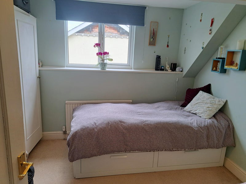 Photo 1: Bedroom