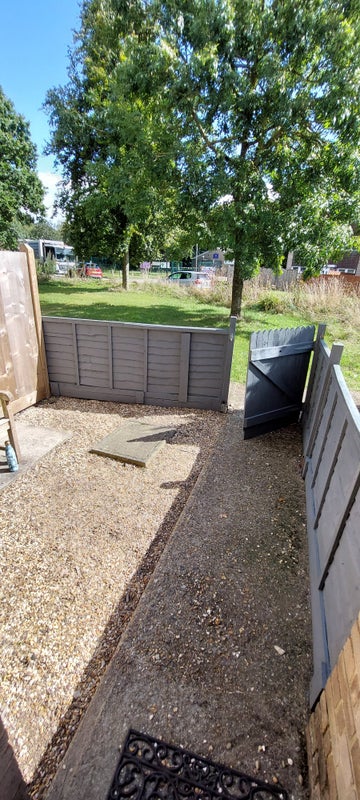 Photo 1: Front garden