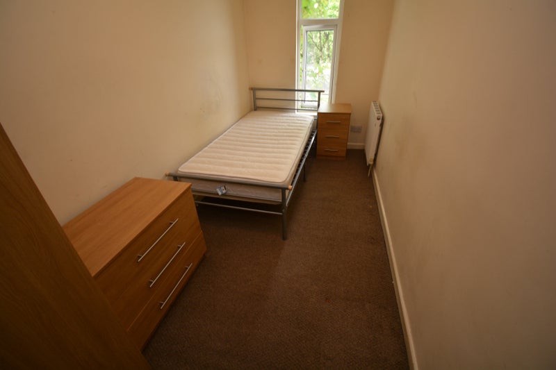 Photo 1: Room 2