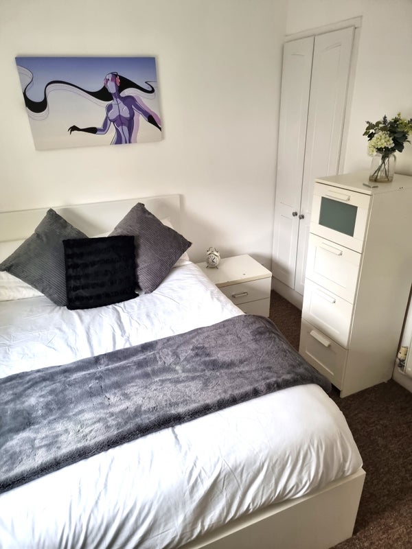 Photo 1: large built in wardrobe/storage space