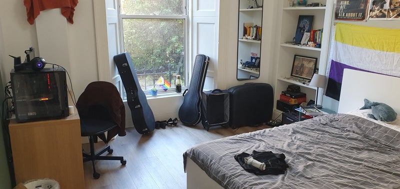 Photo 1: Room to let (1/2)