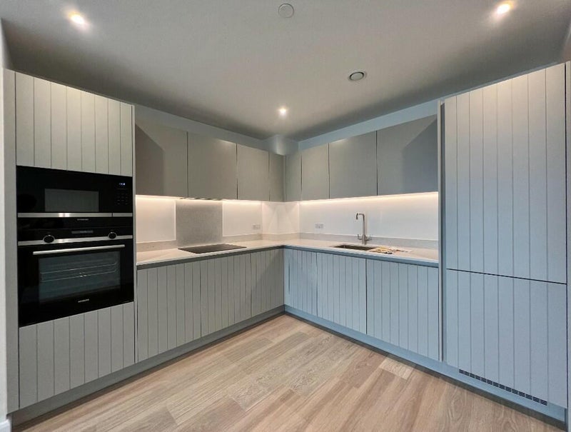 Photo 1: Kitchen