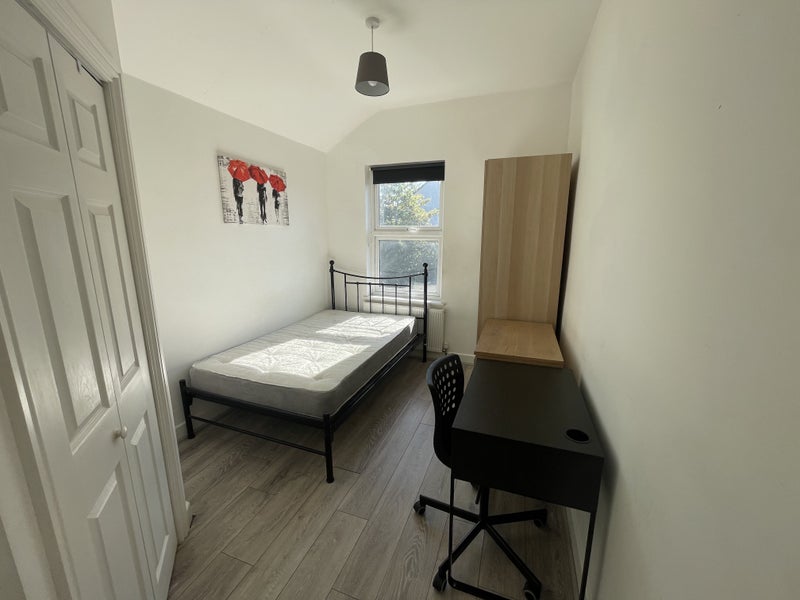 Photo 1: Room (Yours)