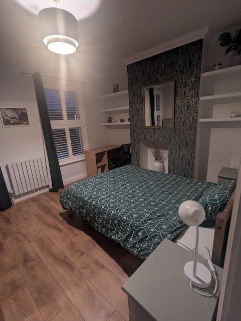 Photo 1: Bedroom photo 1