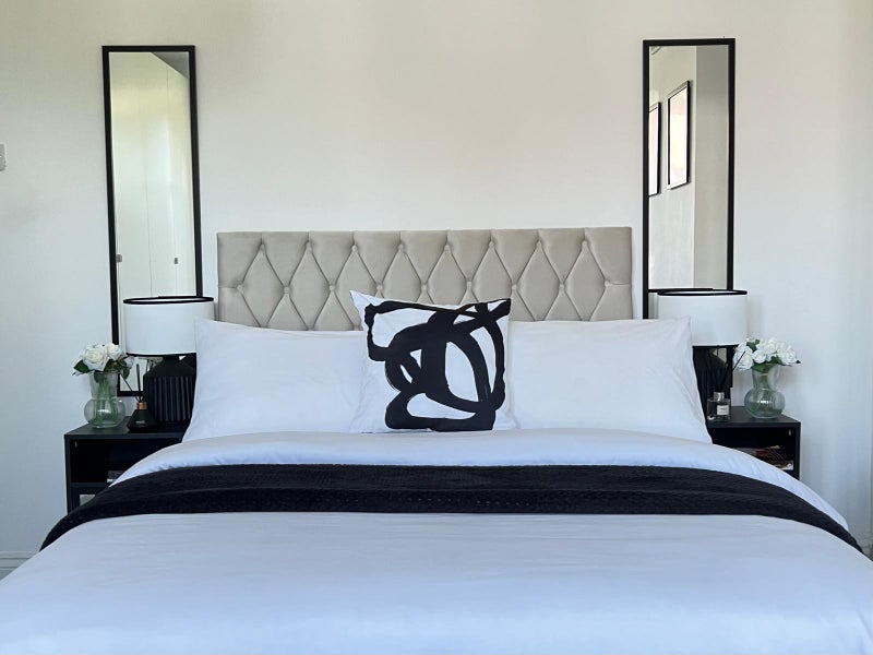 Photo 1: Double Bedroom0