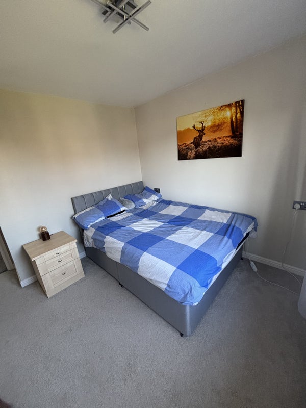 Photo 1: Double room + own bathroom 