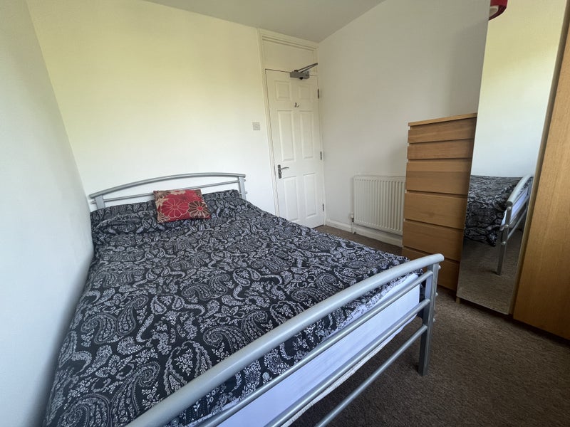 Photo 1: Room - £550