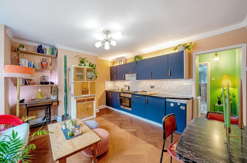 Photo 1: Kitchen living room 