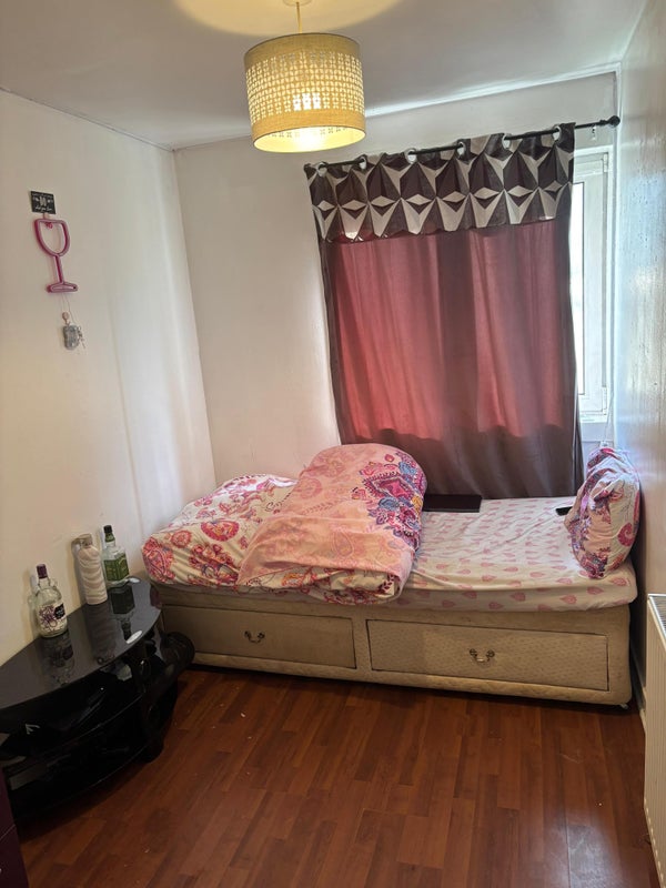 Photo 1: Single bed room