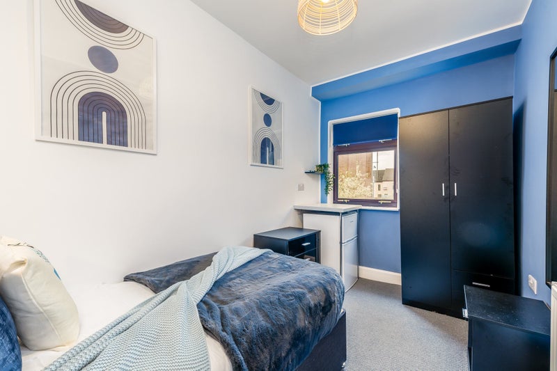 Photo 1: Room 4 - Available