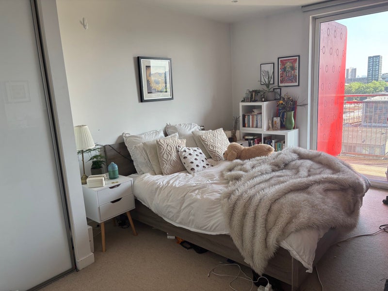 Photo 1: Your room, with double inbuilt wadrobe and 2 sets of draws 