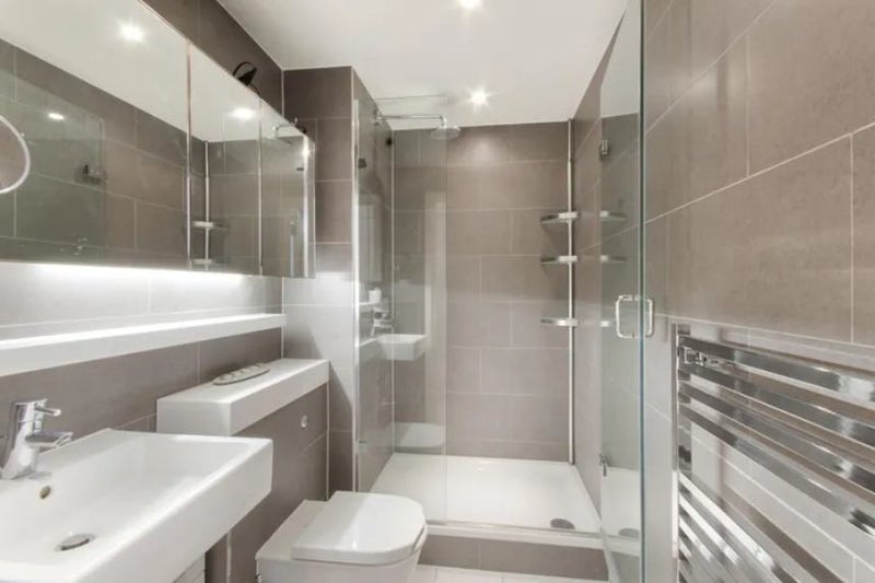 Photo 1: Bathroom
