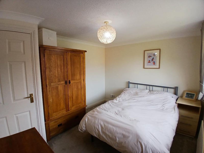 Photo 1: Bedroom  (pic1)