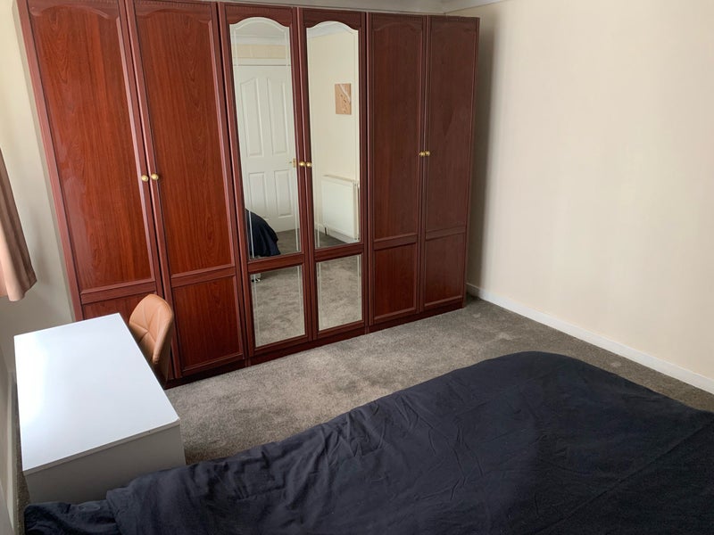 Photo 1: Room 1