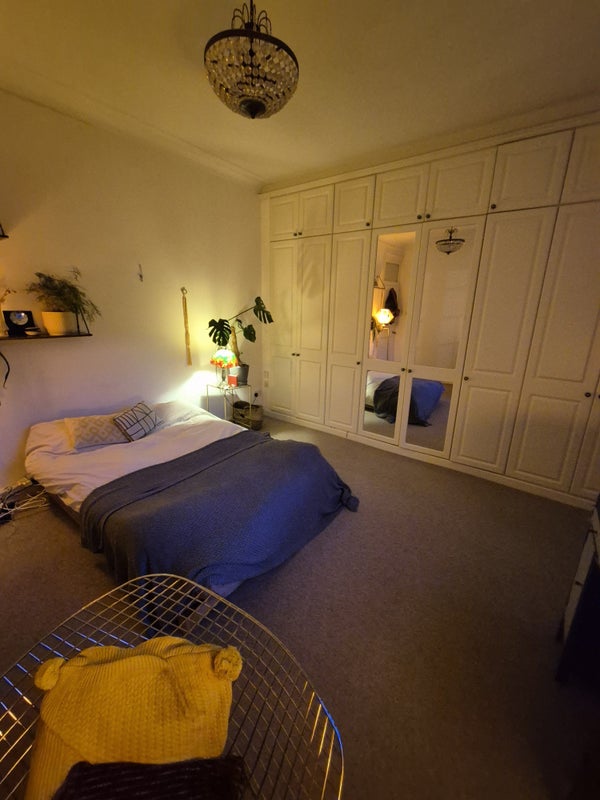 Photo 1: Room