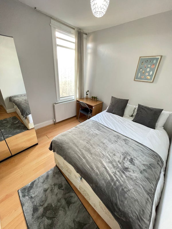 Photo 1: DOUBLE ROOM £200.00 PER WEEK ALL BILLS INCLUDED.