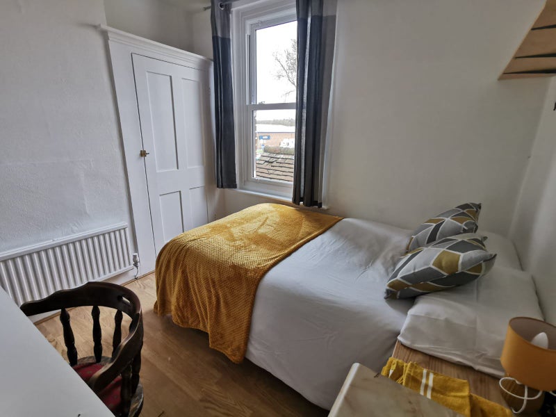 Photo 3: Double Room 2 - £155PW/£672PCM