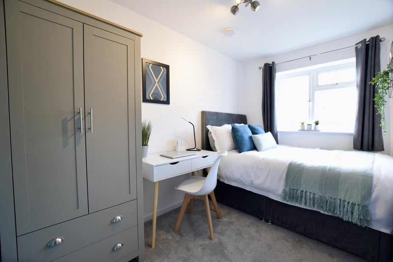 Photo 1: Bedroom 6: Available from 21st June £760pcm