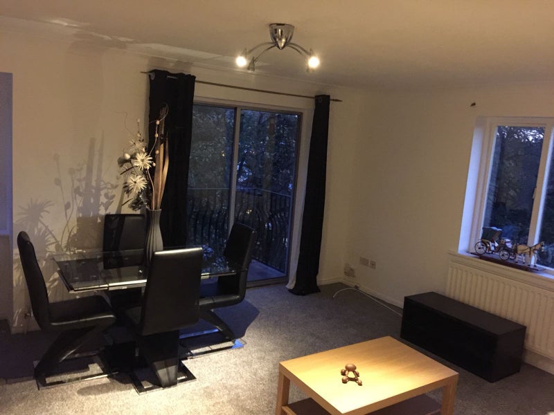 Photo 1: Lounge/dining room