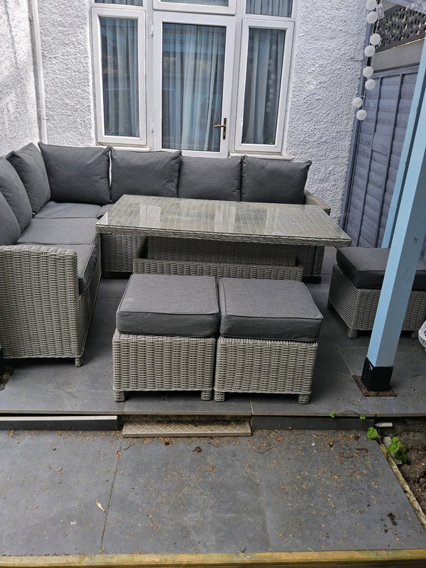 Photo 1: Awning  -  garden room