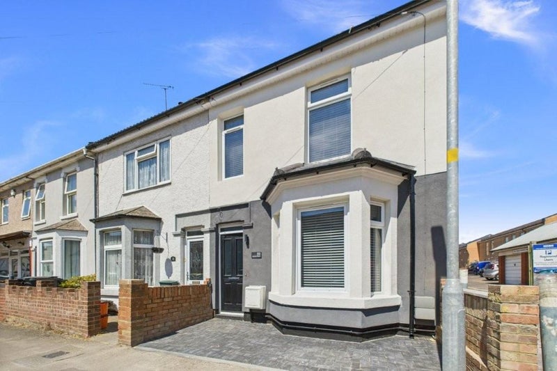 Photo 1: 85 Beatrice st, SN2 1BG