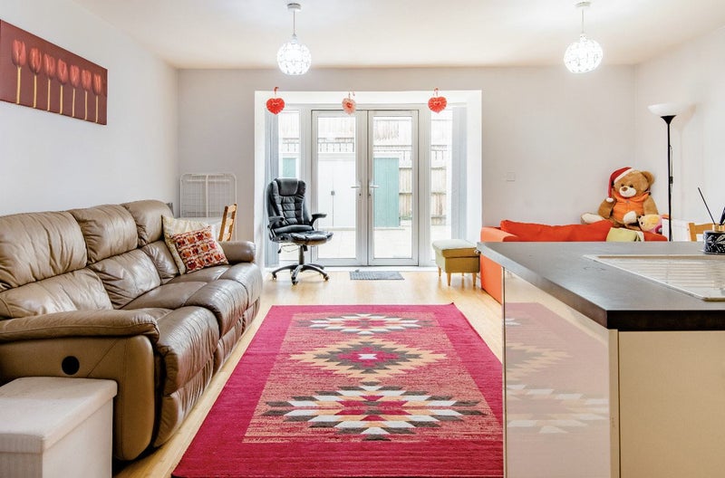 Photo 3: Living Room