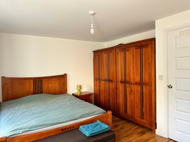 Photo 4: Bedroom 