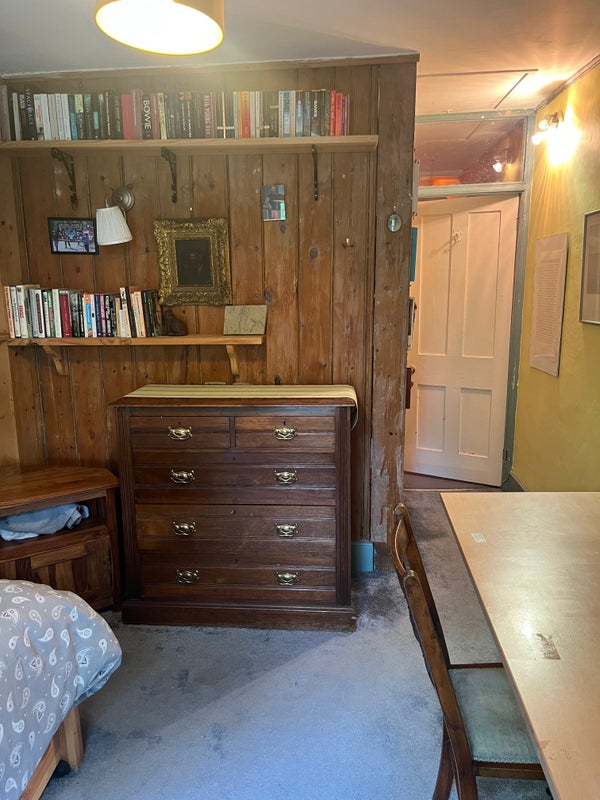 Photo 1: Single room