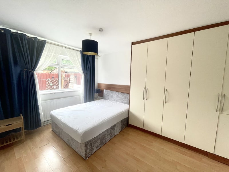 Photo 1: Room (Yours)