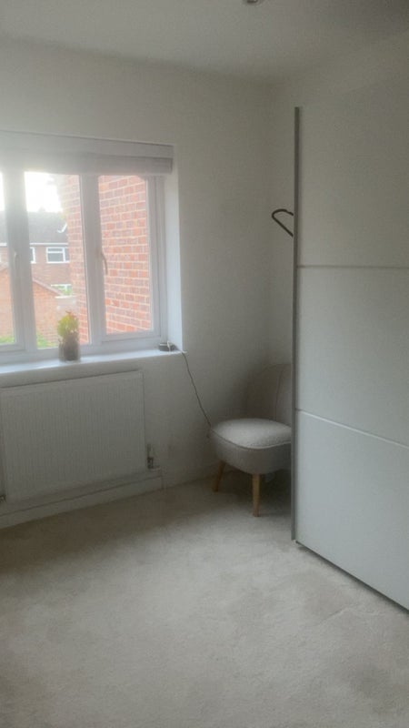 Photo 1: Room for rent 