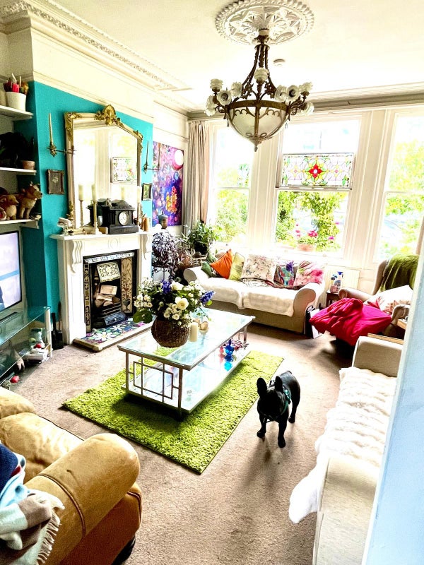 Photo 1: Living room