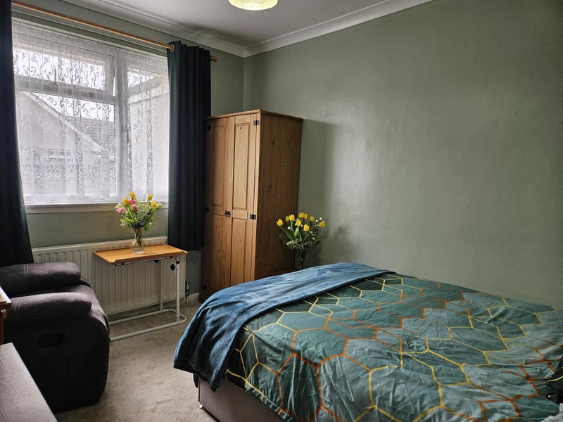 Photo 1: Sage room double bed single occupancy