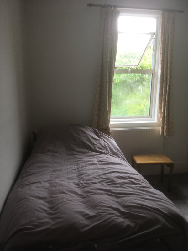 Photo 1: Room 1