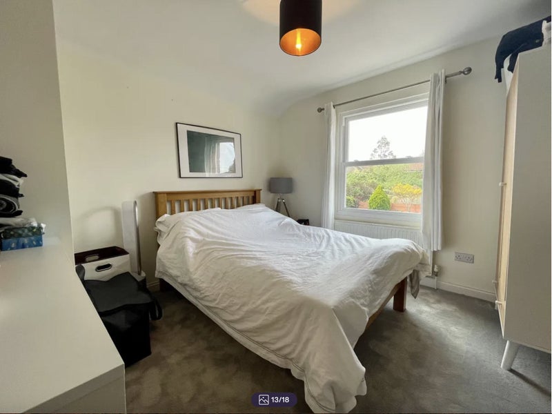 Photo 1: The dedroom available for rent