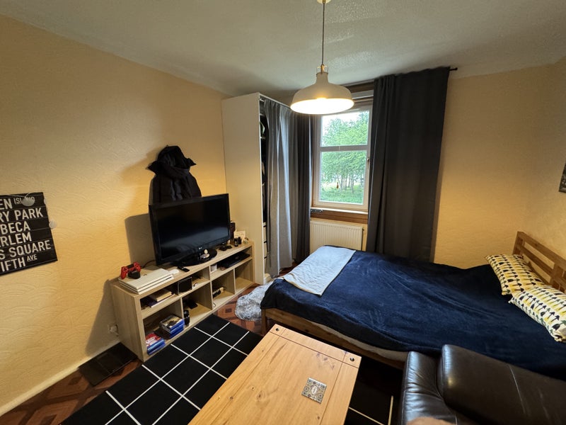 Photo 2: Room 2